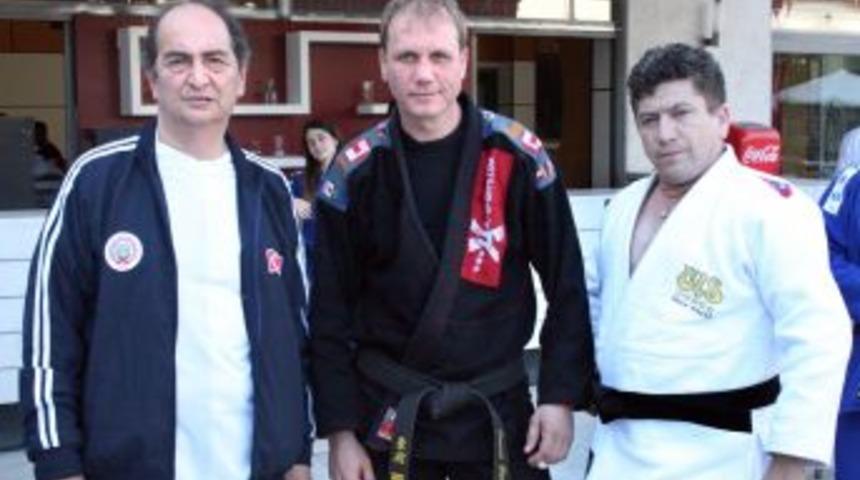 Ju Jitsu Antren&ouml;rl&uuml;k Semineri Ger&ccedil;ekleşti