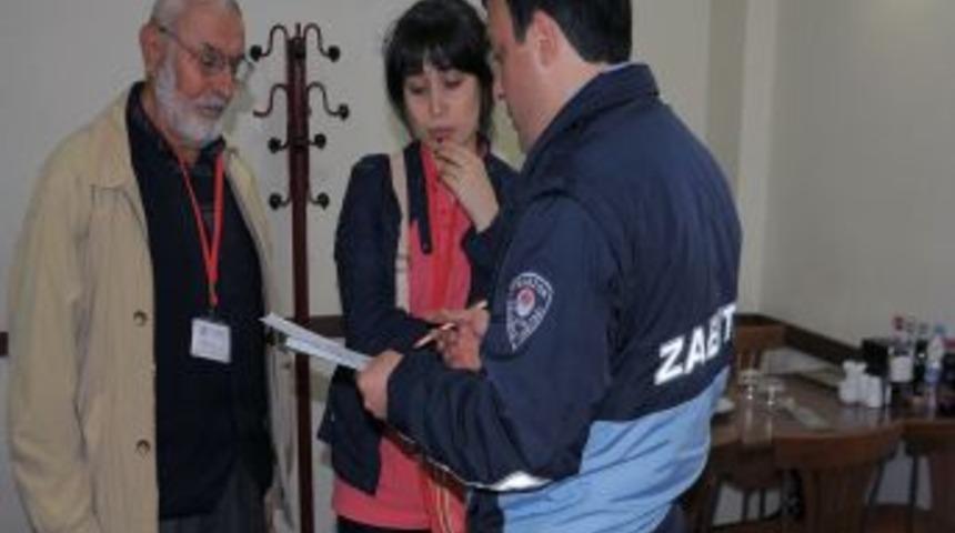 G&ouml;n&uuml;ll&uuml; Zabıtalar Iş Başında