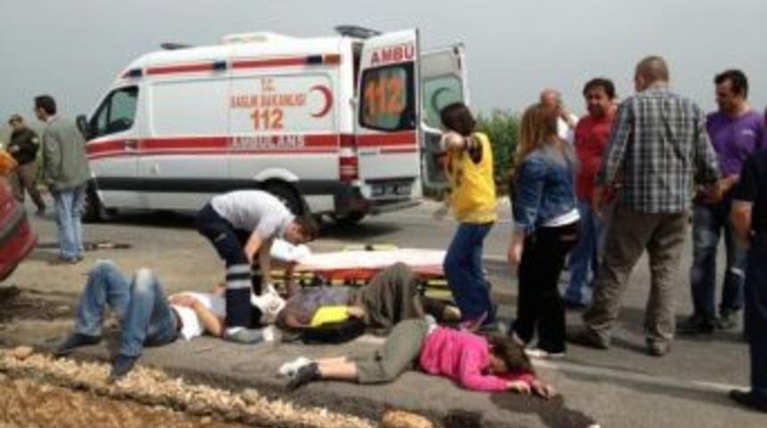 Biga&rsquo;da Kaza: 1 &Ouml;l&uuml;, 5 Yaralı