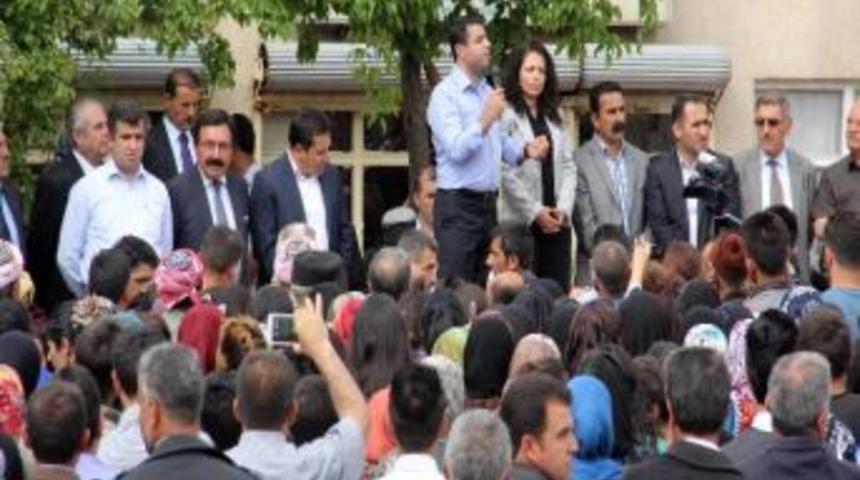 Demirtaş &Ccedil;ukurca&rsquo;da Halka Seslendi