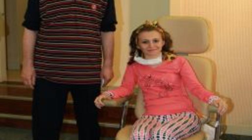 1 Nisan Şakası Zannettiği Rahatsızlığını Babasının B&ouml;breği Ile Aştı