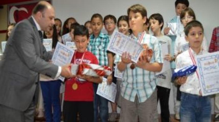 Şehzade Mehmet'in Matematik Yarışması &Ouml;d&uuml;lleri Sahiplerini Buldu
