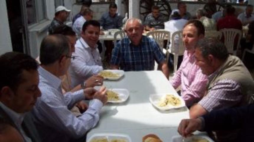 Karakadılar K&ouml;y&rsquo;&uuml;nde Hayır Yemeği D&uuml;zenlendi