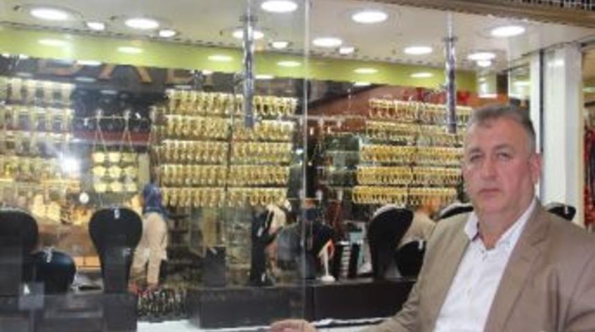 Anneler G&uuml;n&uuml; Yaklaşırken Satışların İstenilen Seviyelere Ulaşamadığını Belirten Kuyumcu Odabaş: