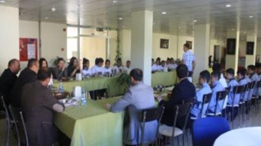 Kurtalan Halk Oyunları Bölge Birincisi Oldu