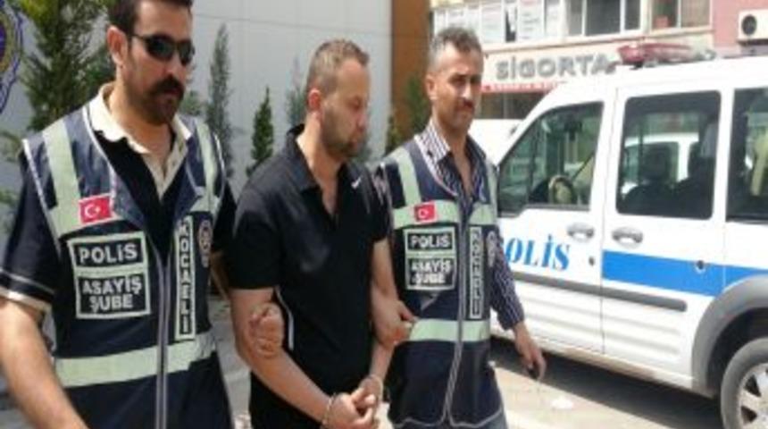 Kuzenini Kendisini Tehdit Ettiği I&ccedil;in &Ouml;ld&uuml;rm&uuml;ş