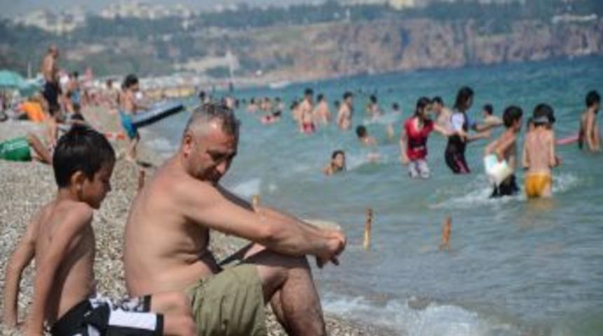 Sıcaklardan Bunalan Denize Koştu