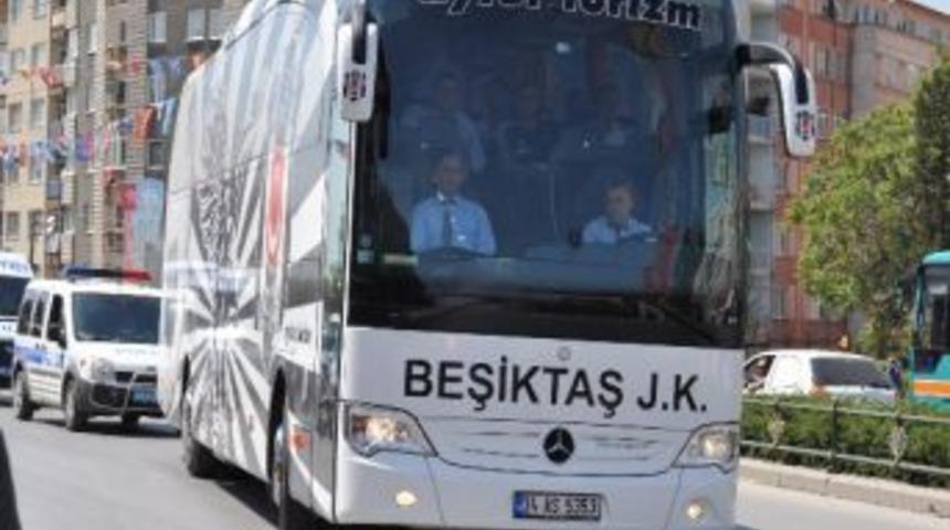 Beşiktaş Kafilesi Eskişehir&rsquo;de