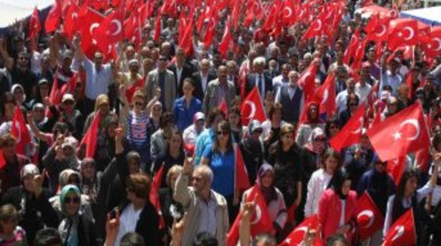 MHP Yozgat Teşkilatı Vatandaşlara Etli Pilav Ikram Etti