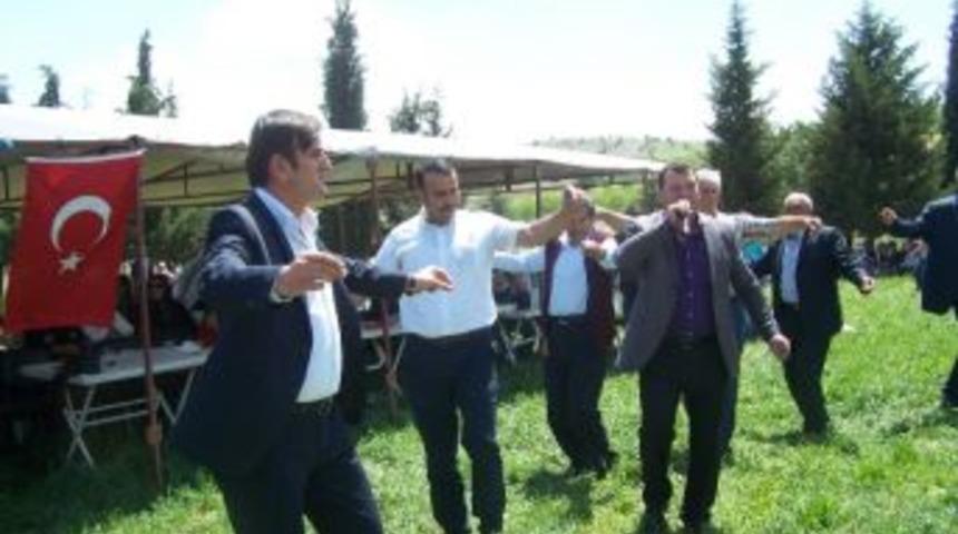 K&uuml;&ccedil;&uuml;kk&ouml;y'de "5.hıdrellez Şenlikleri" D&uuml;zenlendi