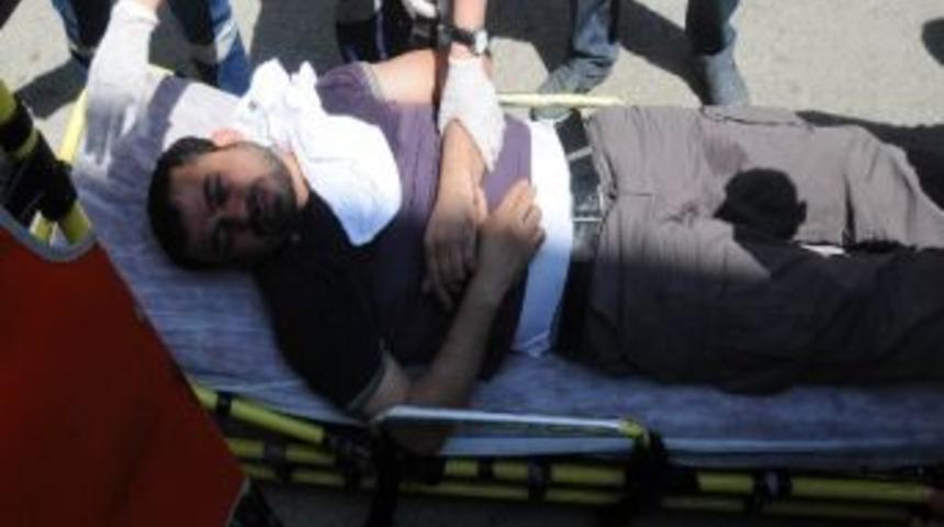 &Ouml;fkeli İş&ccedil;i, Patronun Kulağını Isırarak Kopardı