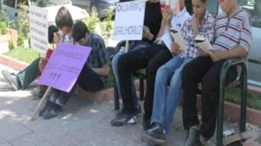 &Ccedil;ankırı'da Kitap Okuma Eylemi