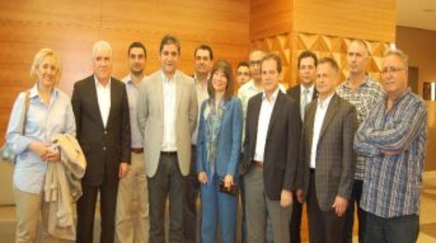 (&ouml;zel Haber) Chp&rsquo;li Vekiller Serdal G&uuml;l&lsquo;&uuml; Hastanede Ziyaret Etti