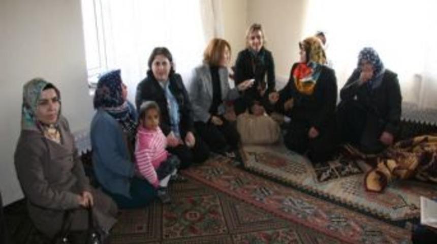 G&ouml;n&uuml;l El&ccedil;ileri Karaca&ouml;ren K&ouml;y&uuml;nde