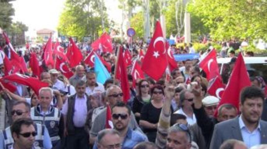 &Ccedil;anakkale&rsquo;de &ldquo;t&uuml;rk&ccedil;&uuml;l&uuml;k G&uuml;n&uuml;^&rdquo; Y&uuml;r&uuml;y&uuml;ş&uuml;
