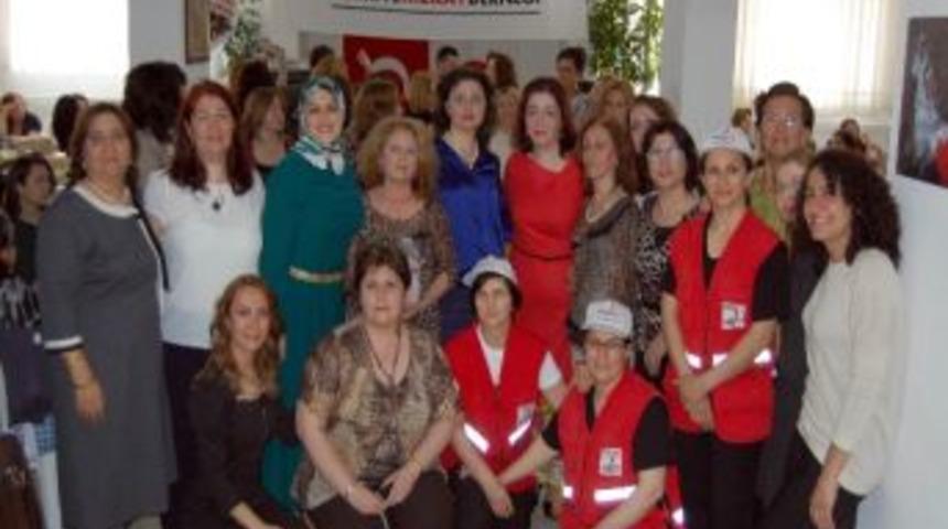 Kızılay'dan Kadınlar Matinesi