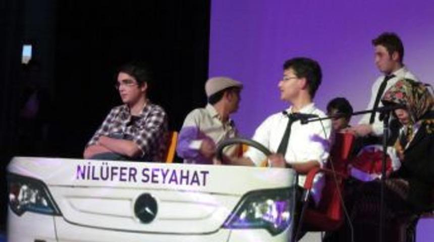 Nil&uuml;fer Fen Ve Anadolu Lisesi &Ouml;ğrencileri Moral Depoladı