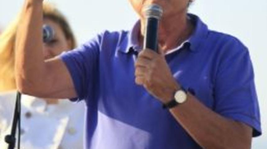 &Ouml;zg&uuml;rl&uuml;k Şiirde, Şiir Sokaklarda