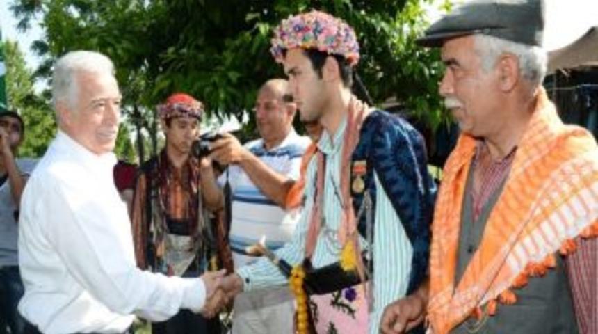 Aydınlı Efelerden Zihni Aldırmaz&rsquo;a &Ouml;vg&uuml;