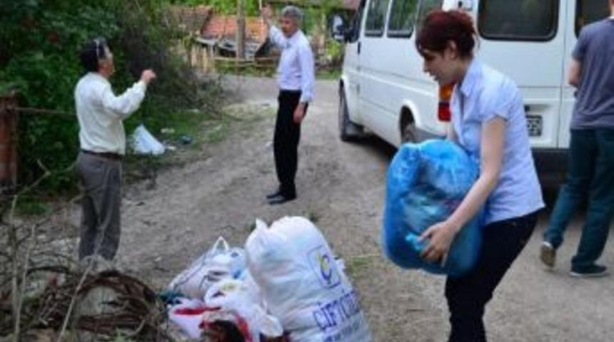 Gen&ccedil;lik Merkezinden Elbise Yardımı