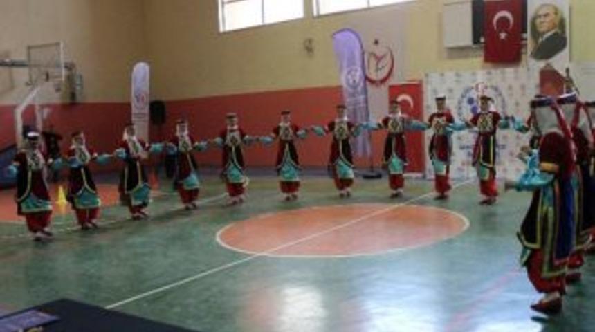 Ardahan&rsquo;da Halkoyunları Yarışmaları Sona Erdi