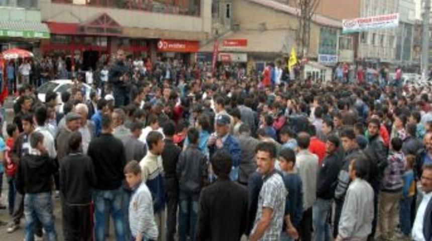 Selahattin Demirtaş Y&uuml;ksekova&rsquo;da