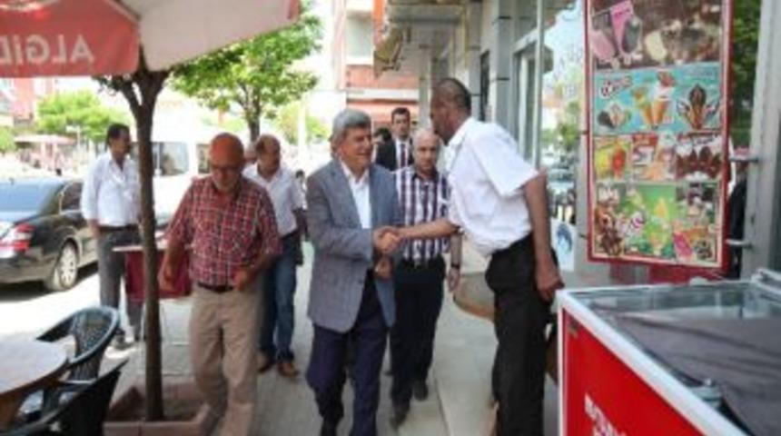 Karaosmanoğlu Darıca Esnafını Ziyaret Etti