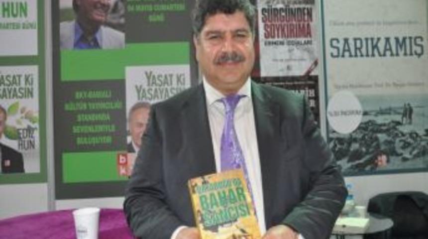 Yazar İsmail Kapan Kitapseverlerle Buluştu