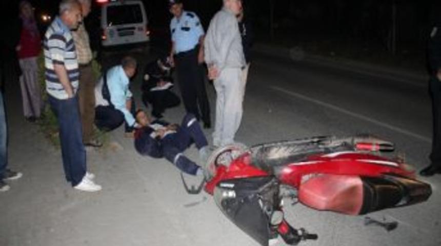 Otomobil Motosikletle &Ccedil;arpıştı: 1 Yaralı