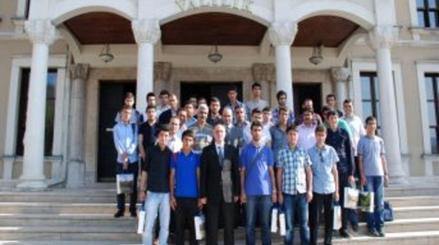Farklı Illerden Gelen 32 Gen&ccedil;, Vali &Ouml;z&ccedil;imen'i Ziyaret Etti