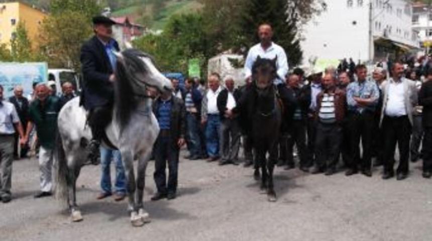 &Ccedil;imento Fabrikası Ve Taş Ocakları Yapılmasın Eylemi