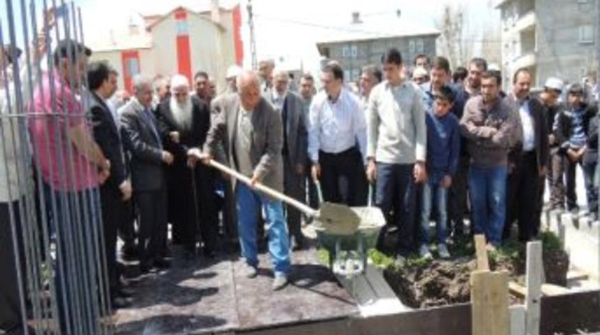 Eleşkirt&rsquo;te Tahmidiye K&uuml;lliyesi&rsquo;nin Temeli Atıldı