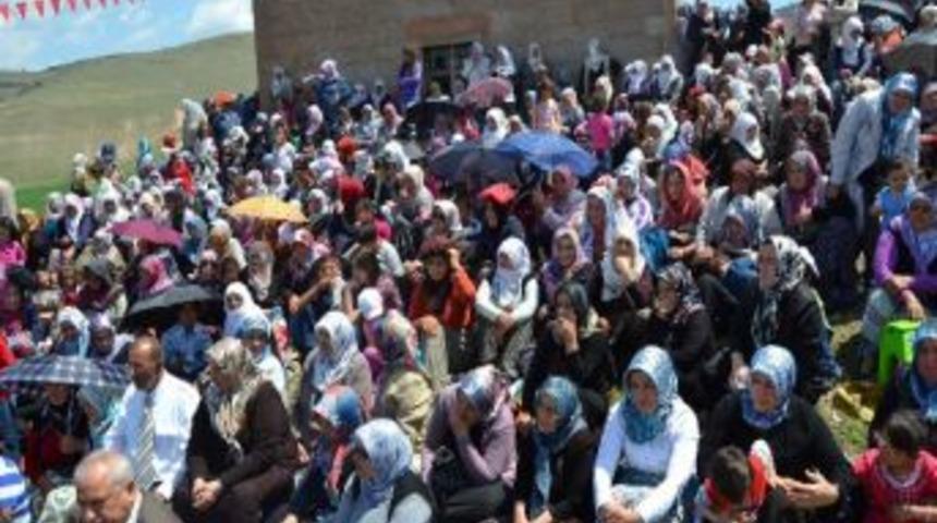 Kayseri Valisi Şerif Yılmaz Develi&rsquo;de Hıdrellez Şenliklerine Katıldı