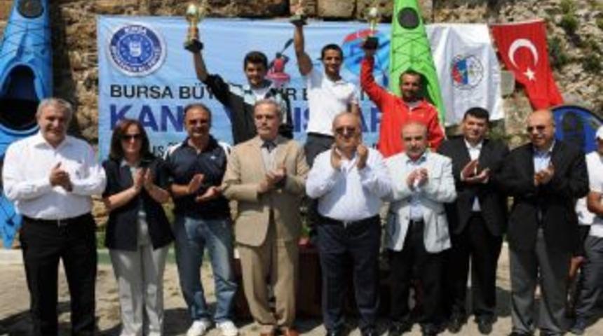 Kano Yarışlarında Kupa Sevinci