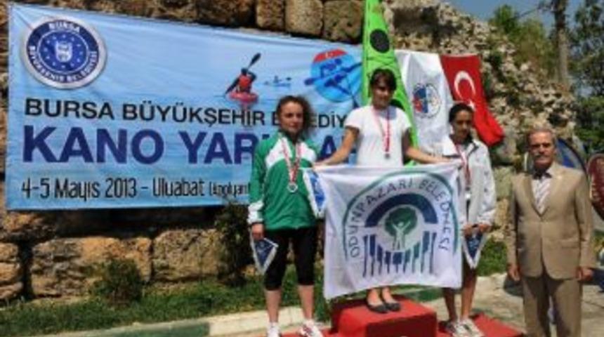 Kano Yarışlarında Kupa Sevinci