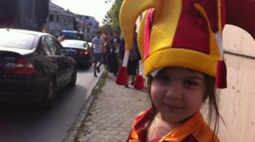 Taraftarlar Metin Oktay Tesisleri'ne Akın Etti