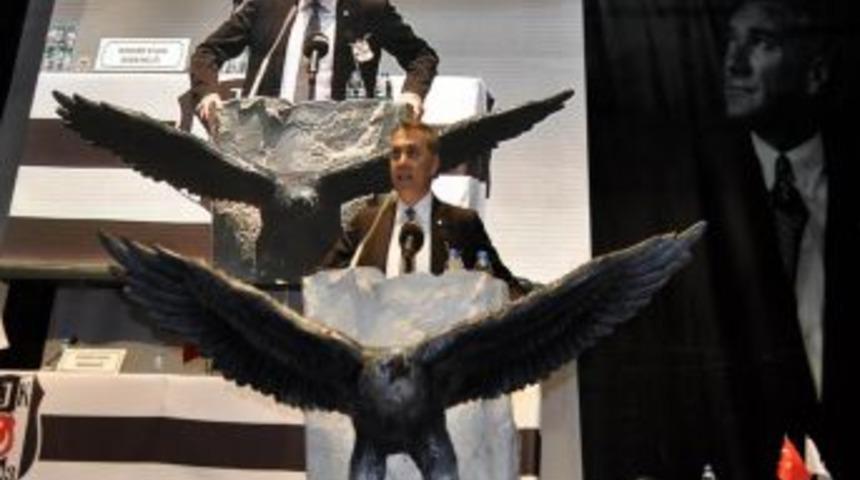 Beşiktaş Kul&uuml;b&uuml;'nde Başkanlık &Uuml;&ccedil; D&ouml;nem Olarak Kabul Edildi