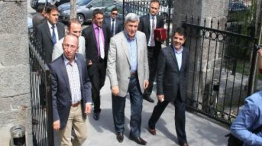 Kars Belediyesi İle Kocaeli B&uuml;y&uuml;kşehir Belediyesi Kardeş Şehir Oldu