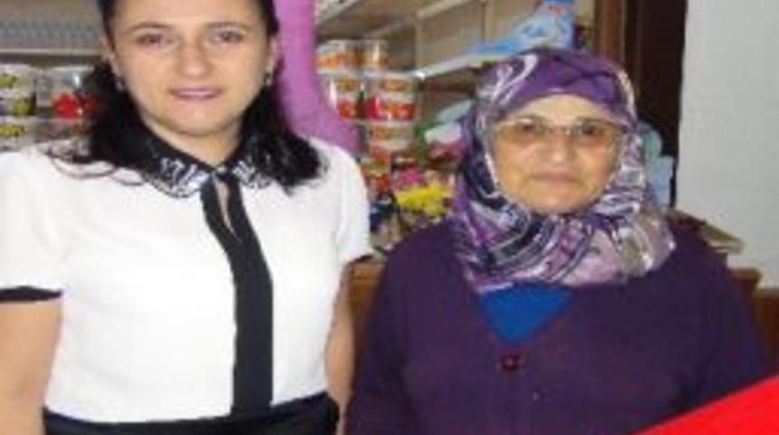 Ak Parti Manavgat İl&ccedil;e Teşkilatı Kadın Kolları Anneler G&uuml;n&uuml;n&uuml; Kutladı