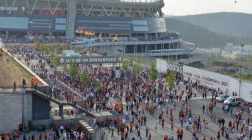 T&uuml;rk Telekom Arena&rsquo;ya Taraftar Akını