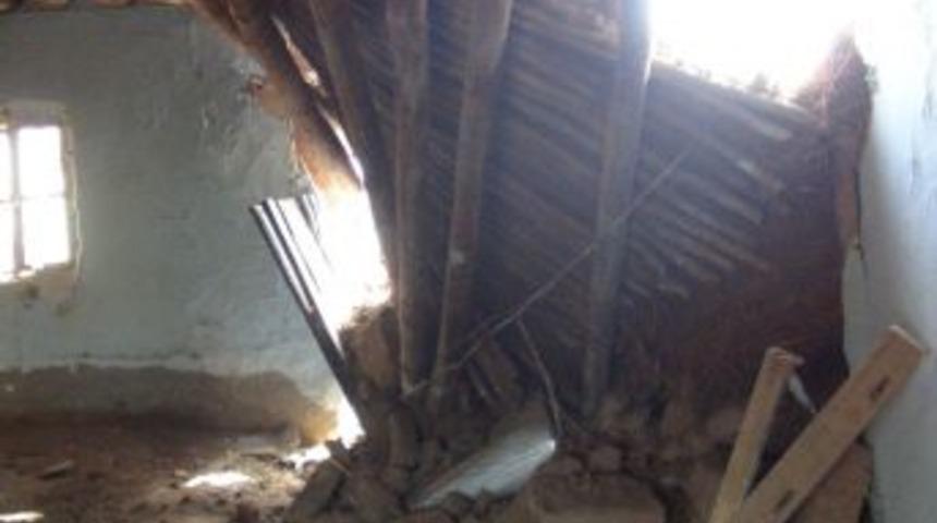 Kızıltepe'de Kerpi&ccedil; Ev Yıkıldı