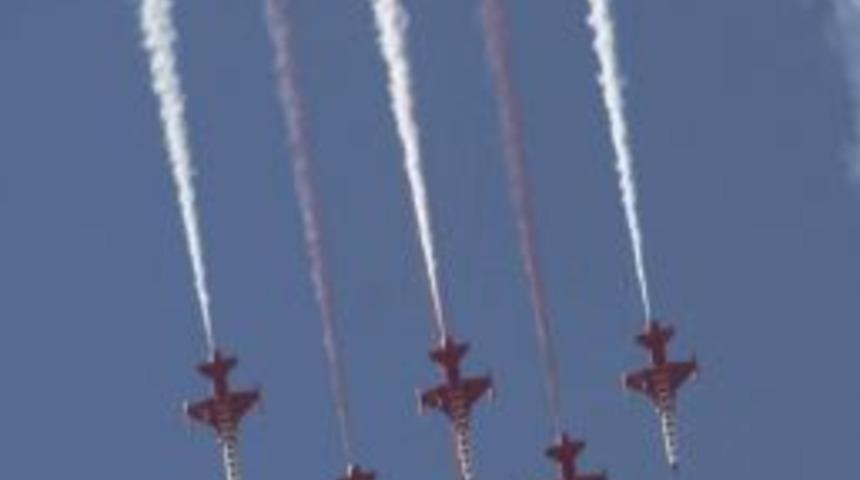 Solo T&uuml;rk Eskişehir Semalarında Nefes Kesti