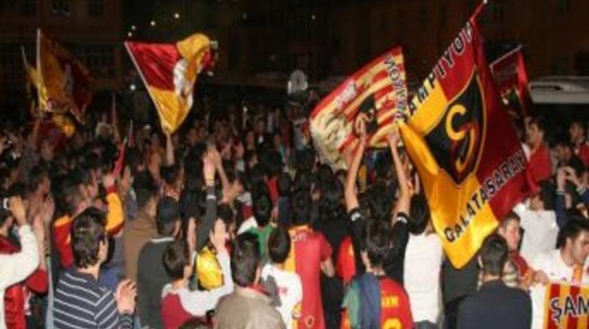 Yozgat&rsquo;ta Galatasaraylılar Şampiyonluğu Kutladı