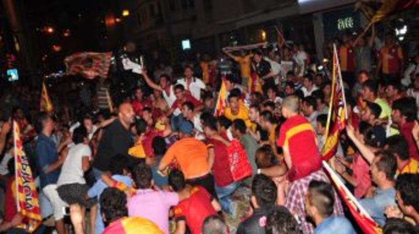 Galatasaray Taraftarı Fethiye'de Şampiyonluğu Kutladı