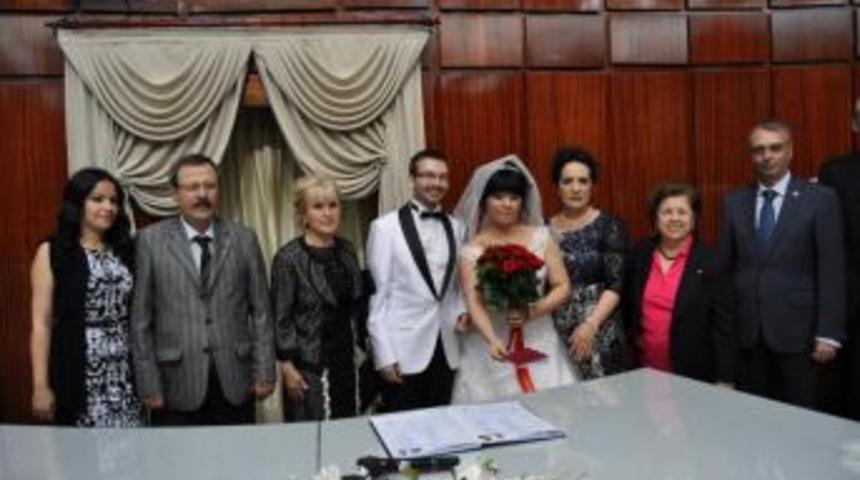 &Ccedil;imenoğlu Oğlunu Evlendirdi