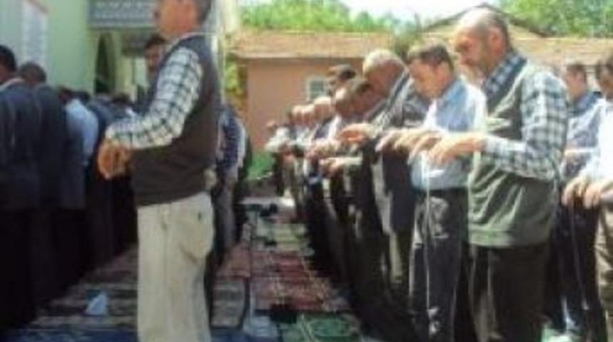 Osmancık Danişment'te Eller Dua İ&ccedil;in A&ccedil;ıldı