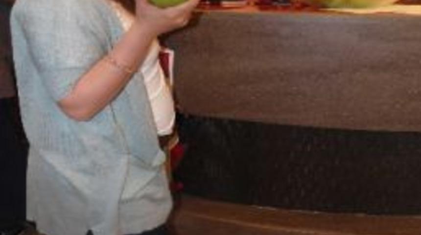 Piazza'da Elmalı, Kurabiyeli Alışveriş