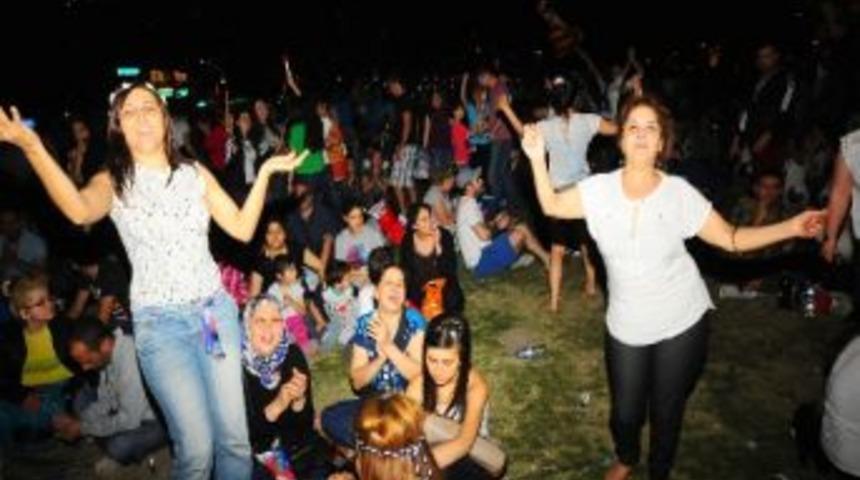 İzmir&rsquo;de Hıdırellez Coşkusu