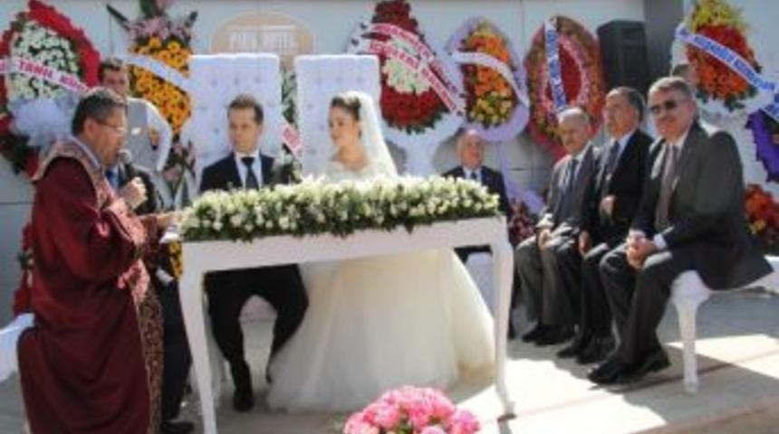 Ak Parti Muğla Milletvekili Ali Boğa Kızını Evlendirdi