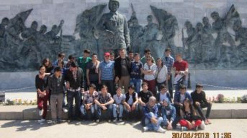 Şehitleri Ziyaret Ettiler